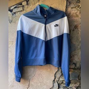 Nike Lightweight Zip-Up Jacket in Blue and White